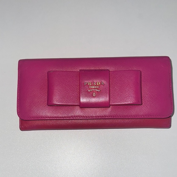 Prada Pink Leather Wallet with Glossy Finish - Picture 1 of 7